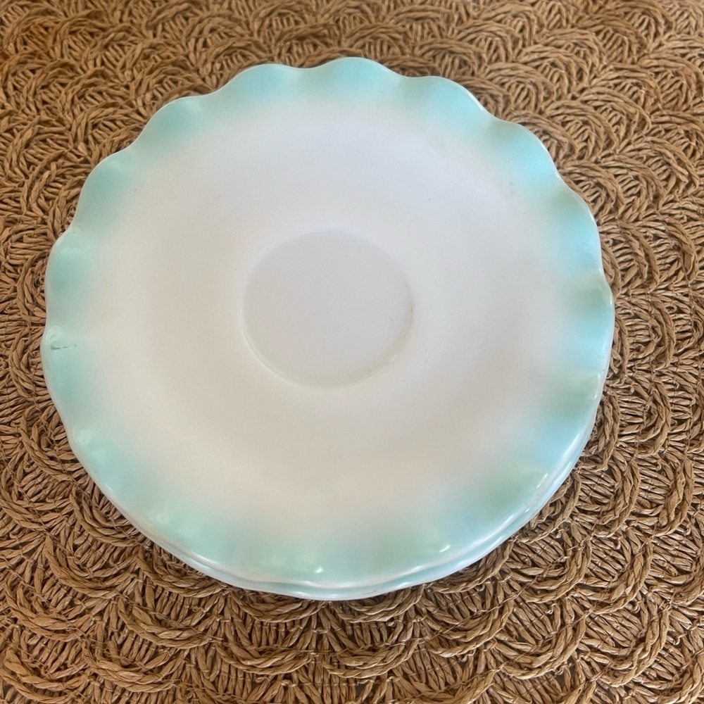 Set of 3 vintage Hazel Atlas turquoise ruffle crinoline saucer plates - Picture 3 of 5
